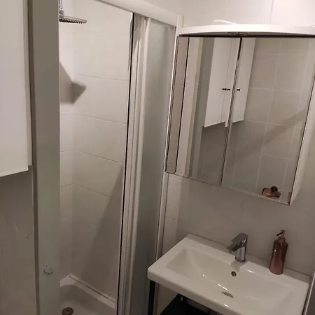 A La Apartment